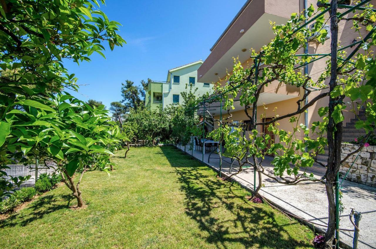 Apartments Tonka 多吉奥科如 外观 照片