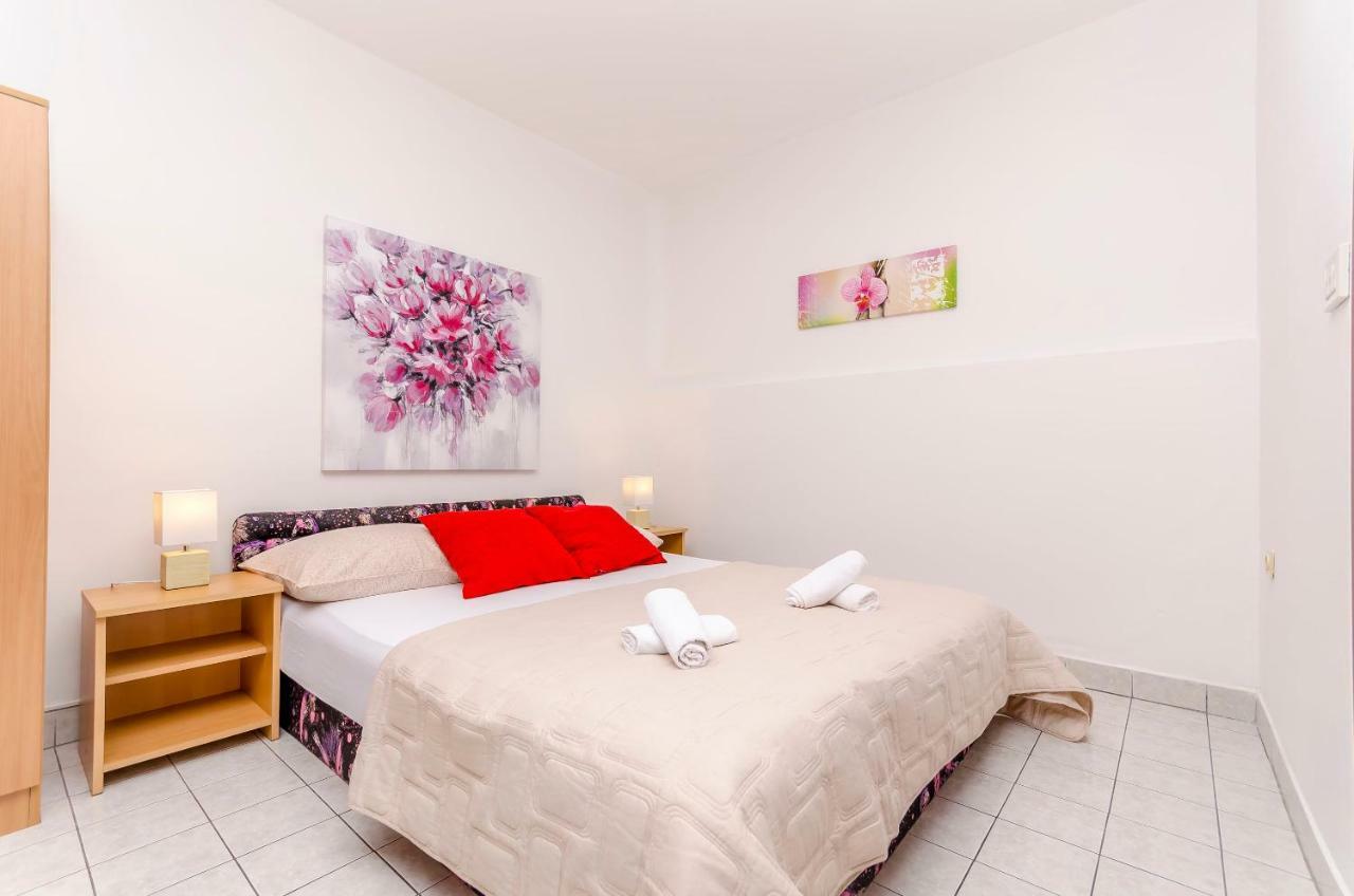 Apartments Tonka 多吉奥科如 外观 照片
